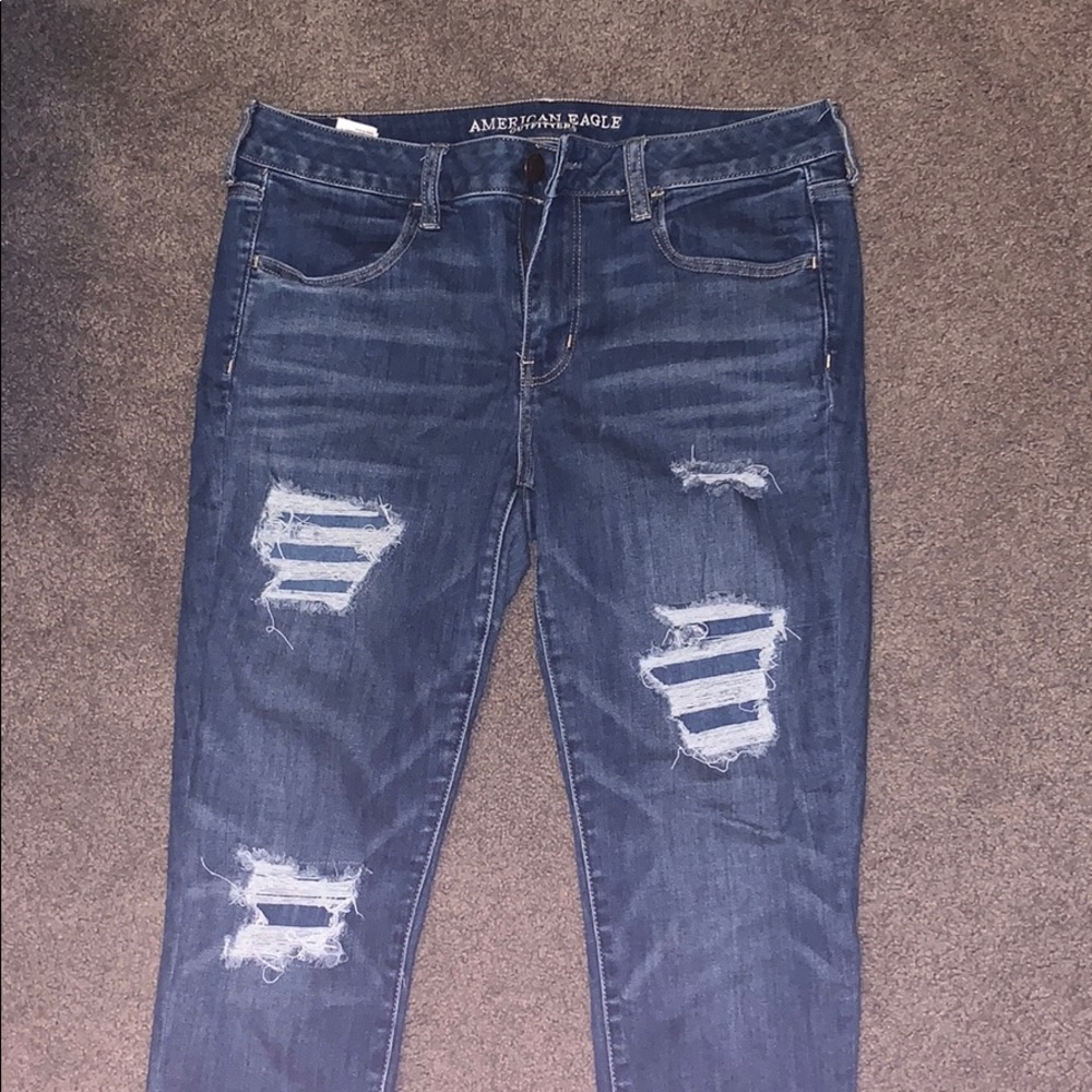 American Eagle medium wash distressed Jeggings